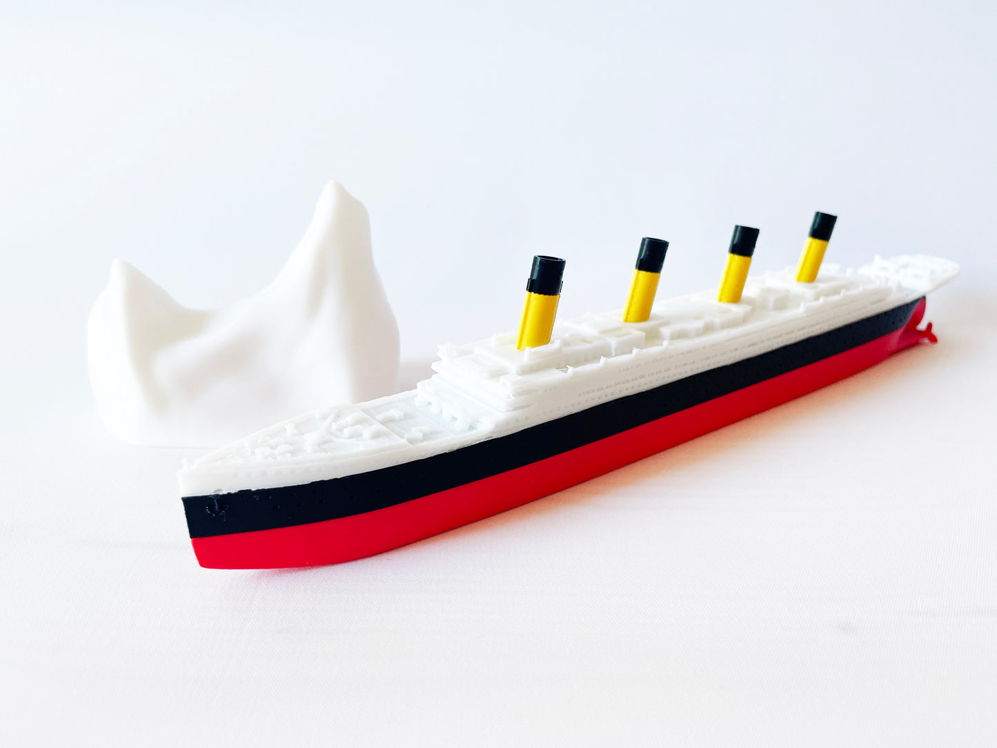 RMS TITANIC 3D Printed Replica Model 11.3 Inch 29cm 1:1000 Scale Titanic cake topper