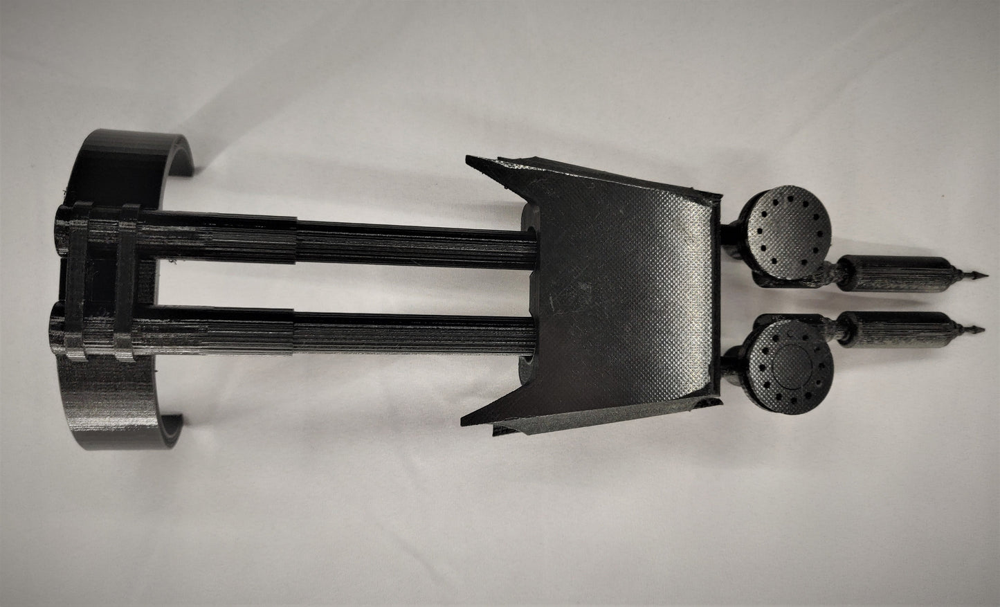 GRAPPLE GAUNLET - Superhero Prop - 3D Printed Replica