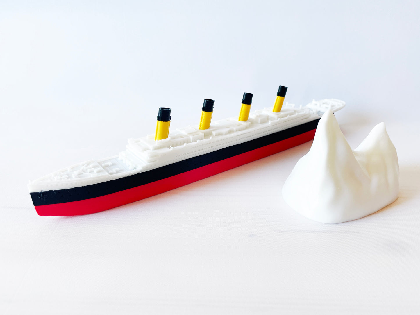 RMS TITANIC 3D Printed Replica Model 11.3 Inch 29cm 1:1000 Scale Titanic cake topper